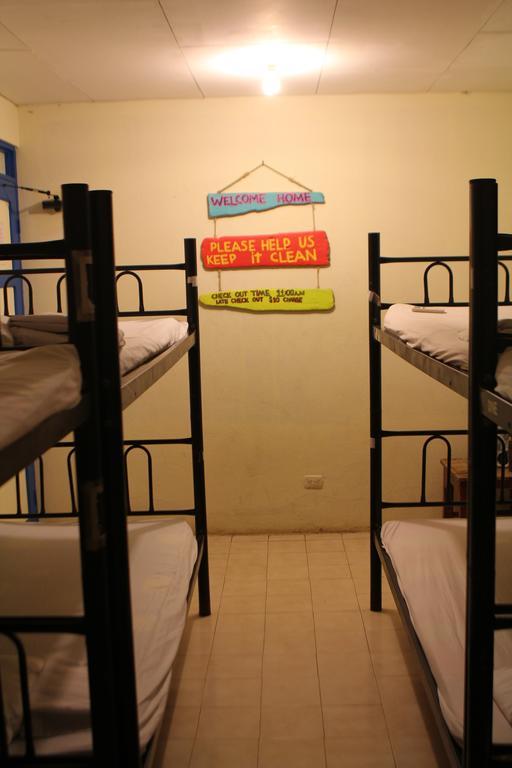 Beds On Bohio Hostel Jaco Room photo